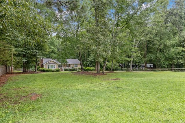 1904 Britt Drive, Snellville, GA 30078