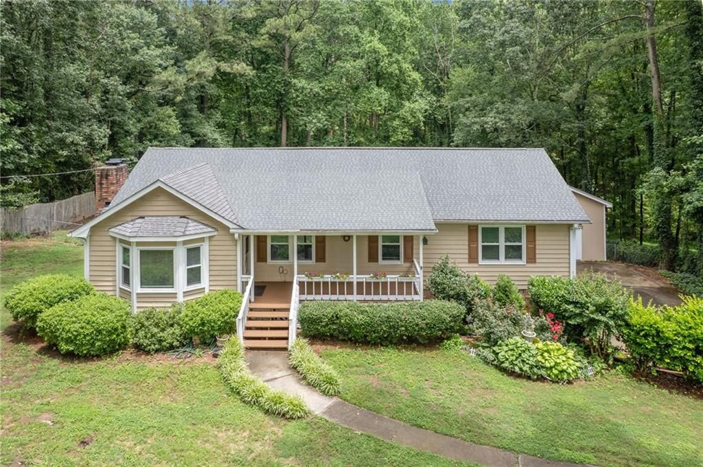 1904 Britt Drive, Snellville, GA 30078