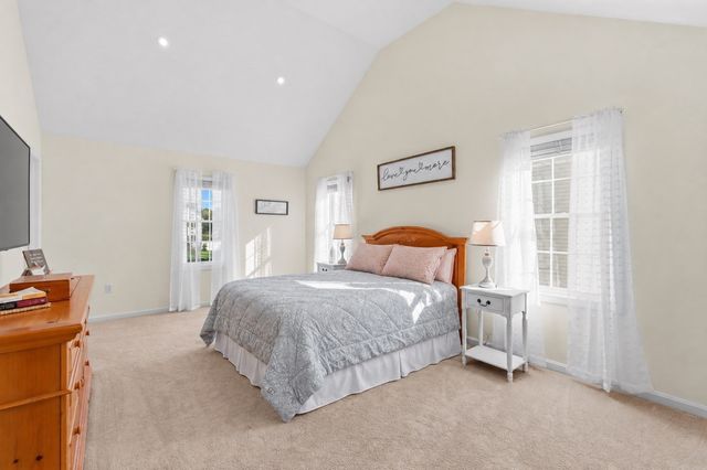 155 Prattown Ln, Bridgewater, MA 02324
