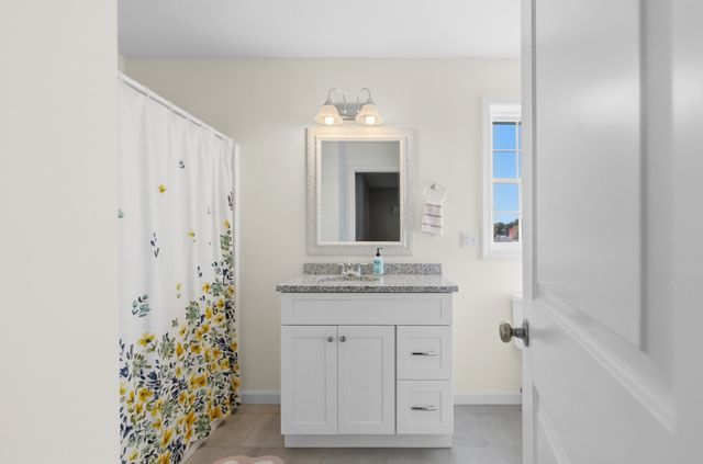 155 Prattown Ln, Bridgewater, MA 02324