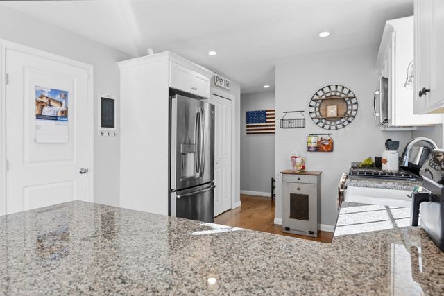 155 Prattown Ln, Bridgewater, MA 02324