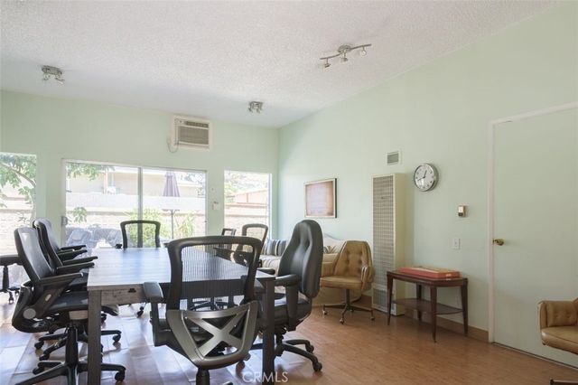 1901 Peyton Avenue W, Burbank, CA 91504