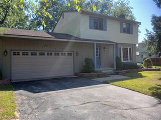 4161 Highland Court, West Bloomfield, MI 48323