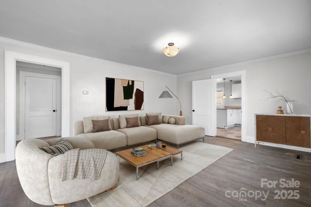 204 22nd Avenue NE, Hickory, NC 28601