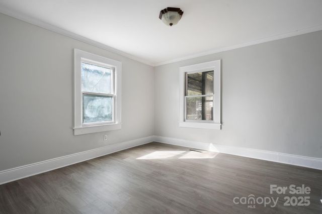 204 22nd Avenue NE, Hickory, NC 28601