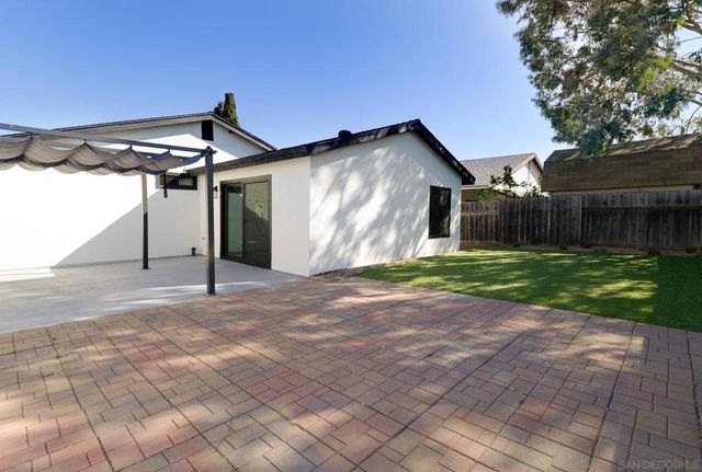 8667 Cetus Rd, San Diego, CA 92126