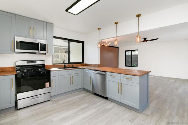 8667 Cetus Rd, San Diego, CA 92126