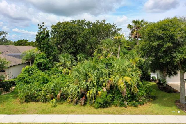 284 S Riverwalk Dr, Palm Coast, FL 32137