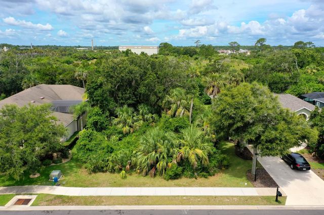 284 S Riverwalk Dr, Palm Coast, FL 32137