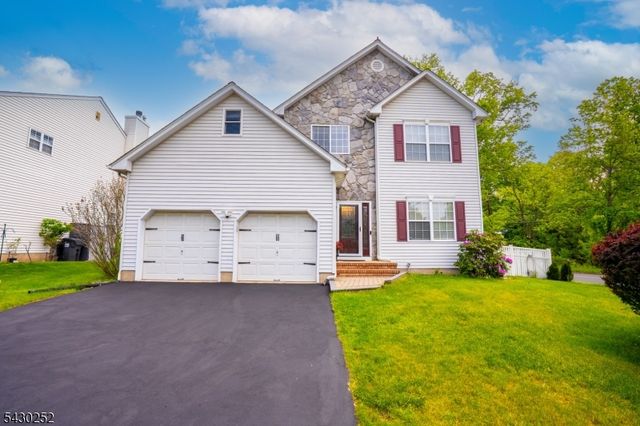 2 Danberry Ln, Bridgewater Twp., NJ 08807