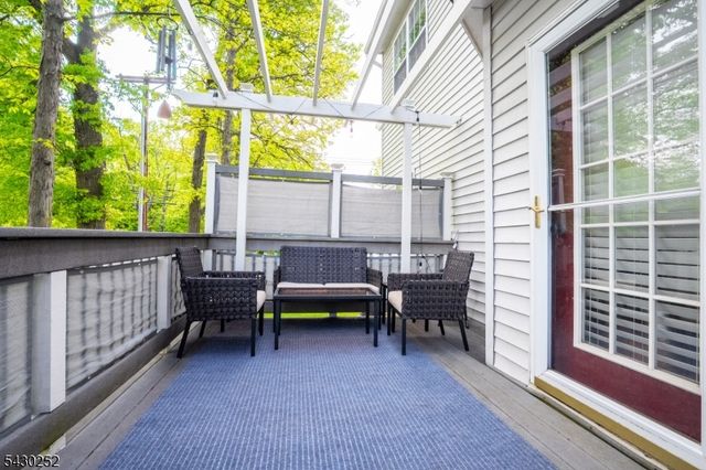 2 Danberry Ln, Bridgewater Twp., NJ 08807