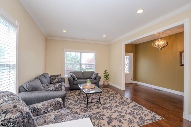 2 Danberry Ln, Bridgewater Twp., NJ 08807
