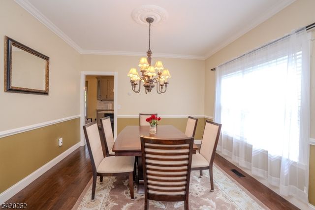 2 Danberry Ln, Bridgewater Twp., NJ 08807