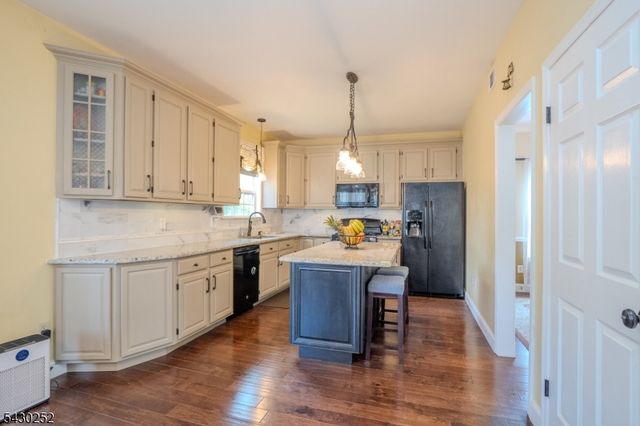 2 Danberry Ln, Bridgewater Twp., NJ 08807