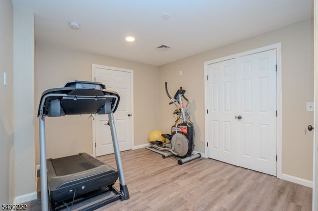 2 Danberry Ln, Bridgewater Twp., NJ 08807