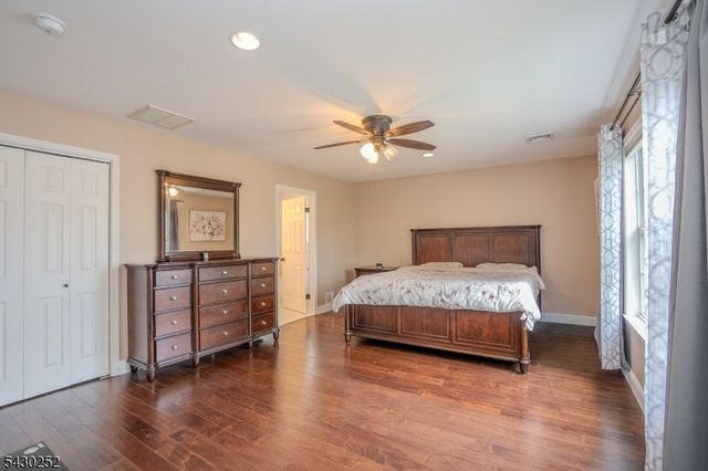 2 Danberry Ln, Bridgewater Twp., NJ 08807