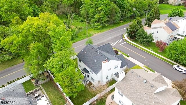 2 Danberry Ln, Bridgewater Twp., NJ 08807