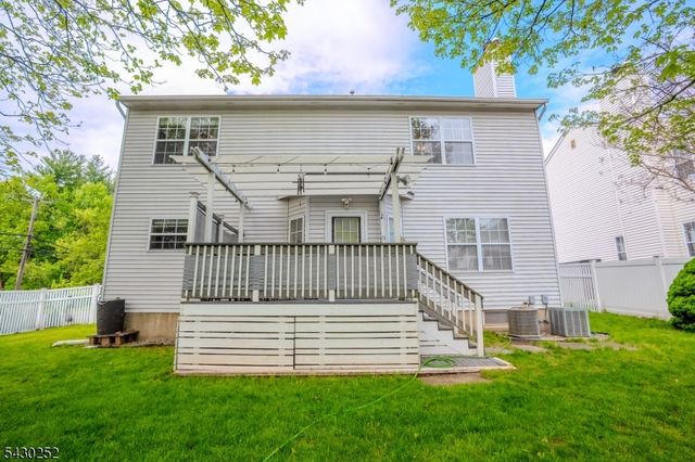 2 Danberry Ln, Bridgewater Twp., NJ 08807