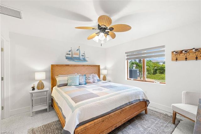 979 Whelk DR, Sanibel, FL 33957