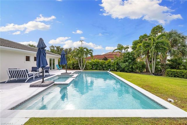 979 Whelk DR, Sanibel, FL 33957