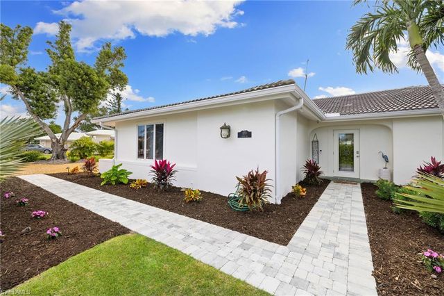 979 Whelk DR, Sanibel, FL 33957