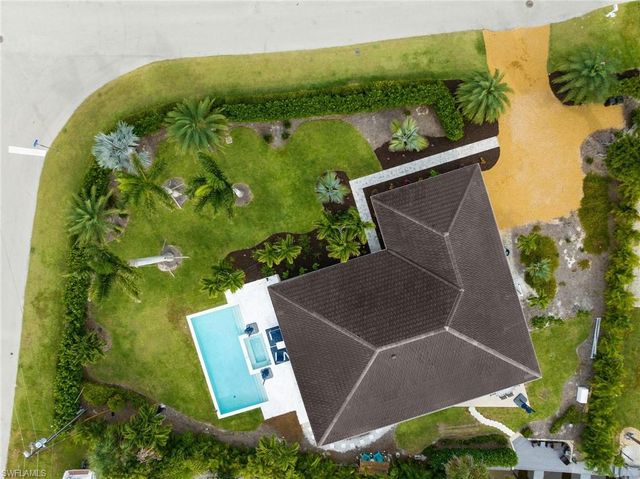 979 Whelk DR, Sanibel, FL 33957