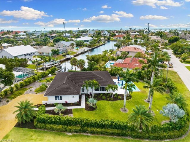 979 Whelk DR, Sanibel, FL 33957