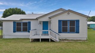 309 Spring Valley Circle, Azle, TX 76020