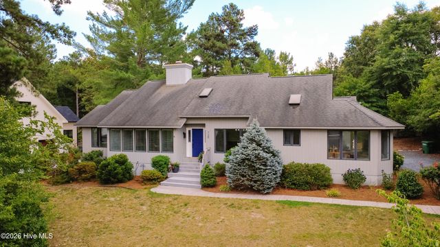 720 Diamondhead Drive S, Pinehurst, NC 28374