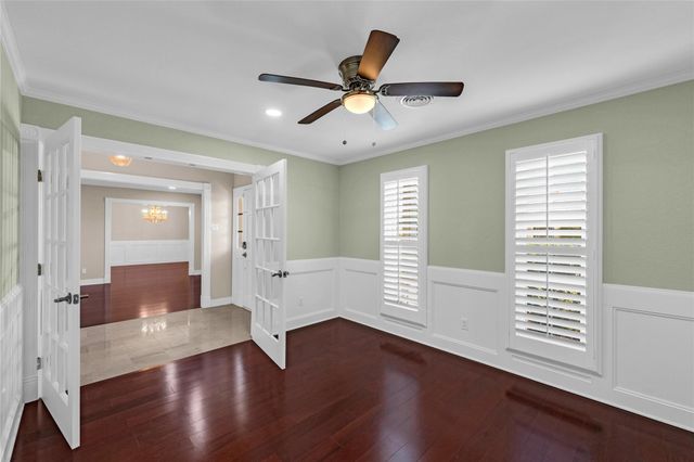 37 Colony Park Circle, Galveston, TX 77551