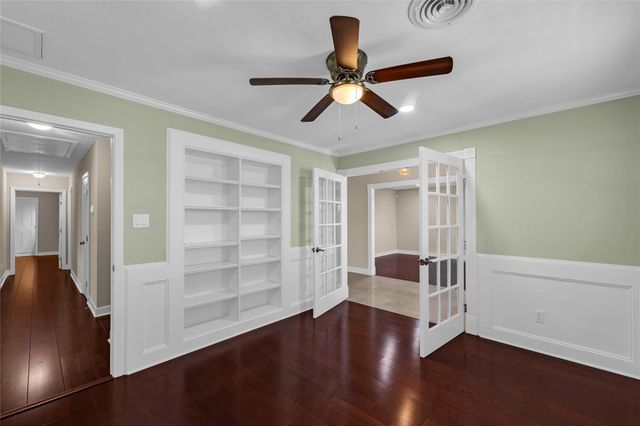 37 Colony Park Circle, Galveston, TX 77551