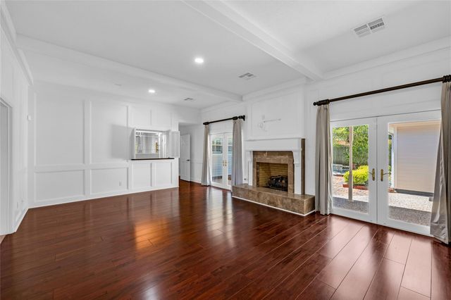 37 Colony Park Circle, Galveston, TX 77551