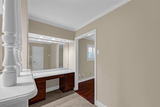 37 Colony Park Circle, Galveston, TX 77551