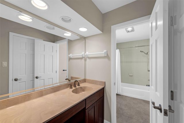 37 Colony Park Circle, Galveston, TX 77551