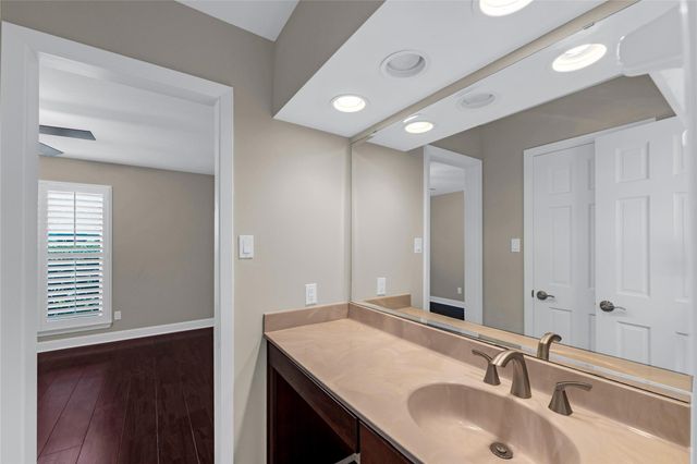 37 Colony Park Circle, Galveston, TX 77551