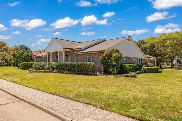 37 Colony Park Circle, Galveston, TX 77551