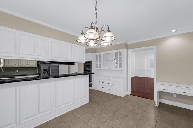 37 Colony Park Circle, Galveston, TX 77551