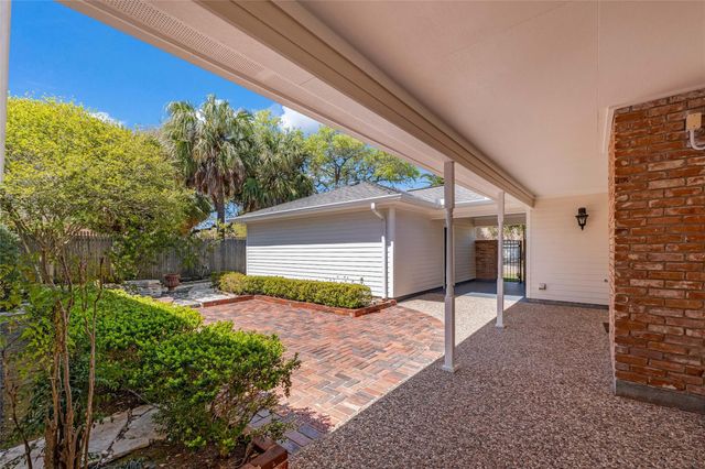 37 Colony Park Circle, Galveston, TX 77551