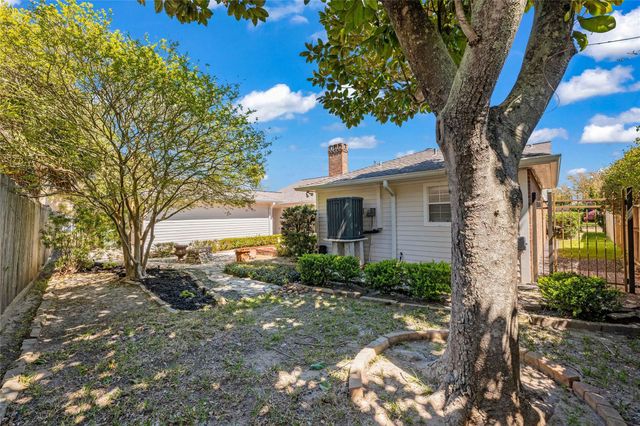 37 Colony Park Circle, Galveston, TX 77551