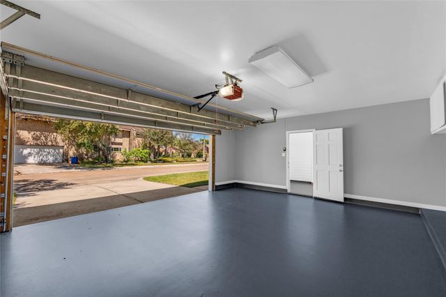 37 Colony Park Circle, Galveston, TX 77551