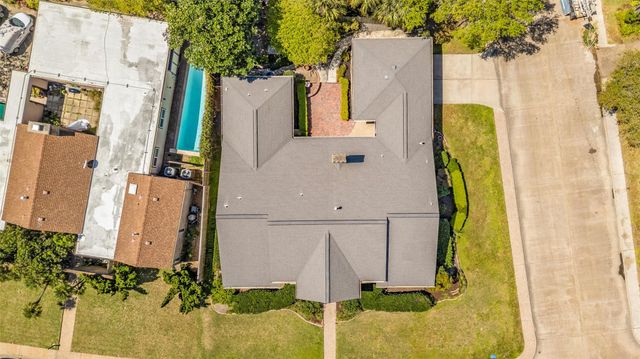 37 Colony Park Circle, Galveston, TX 77551