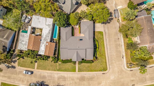 37 Colony Park Circle, Galveston, TX 77551