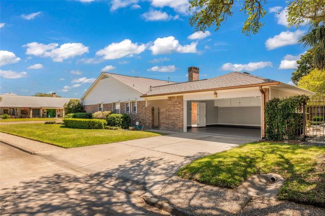 37 Colony Park Circle, Galveston, TX 77551