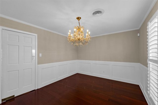 37 Colony Park Circle, Galveston, TX 77551