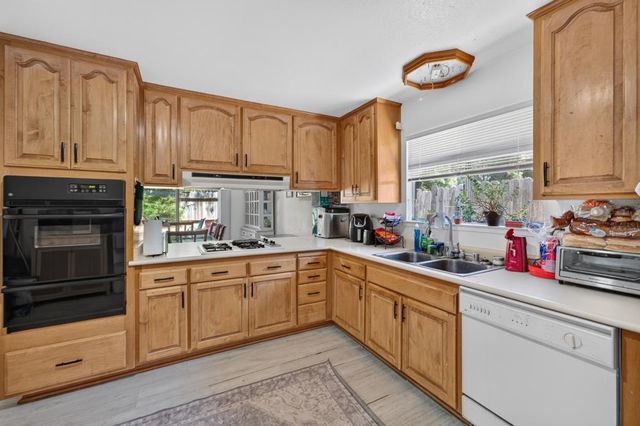 2615 Water Tree Way, Sacramento, CA 95826