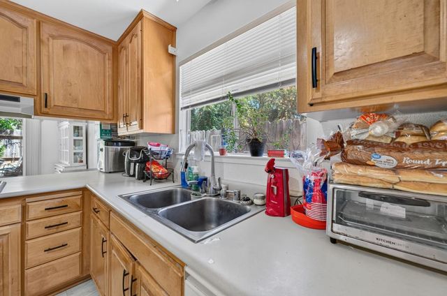 2615 Water Tree Way, Sacramento, CA 95826
