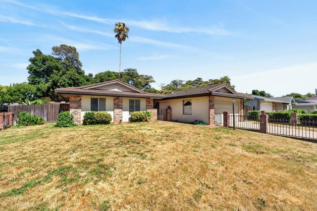 2615 Water Tree Way, Sacramento, CA 95826