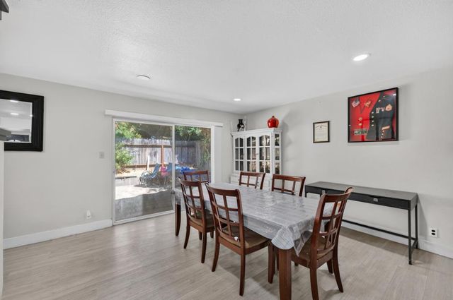 2615 Water Tree Way, Sacramento, CA 95826