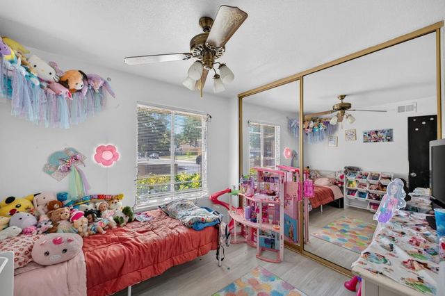 2615 Water Tree Way, Sacramento, CA 95826