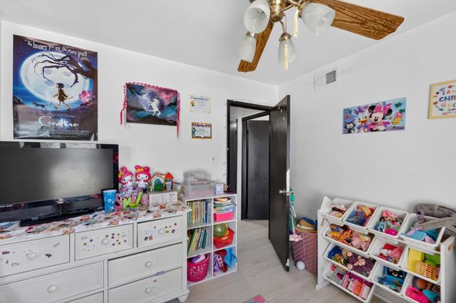 2615 Water Tree Way, Sacramento, CA 95826